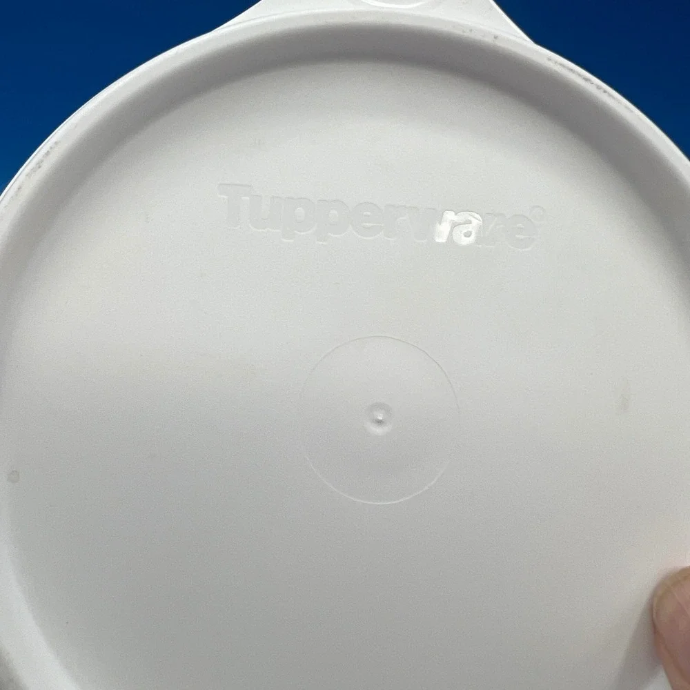 Tupperware Red Molcajete Salsa & Dip Bowl with White Lid 450ml